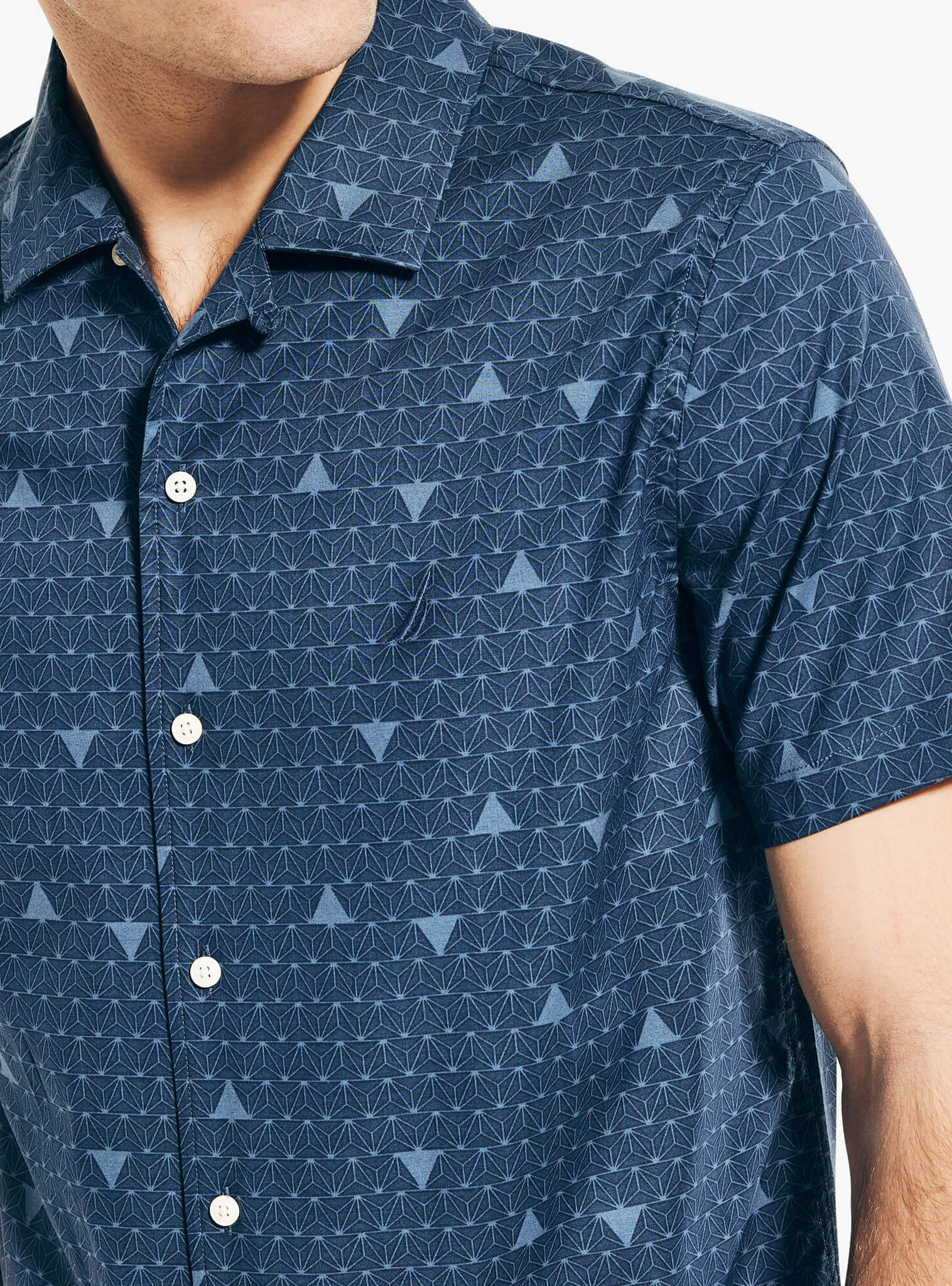 Camisa Manga Corta Print Triángulo Azul Sustainably Crafted Hombre