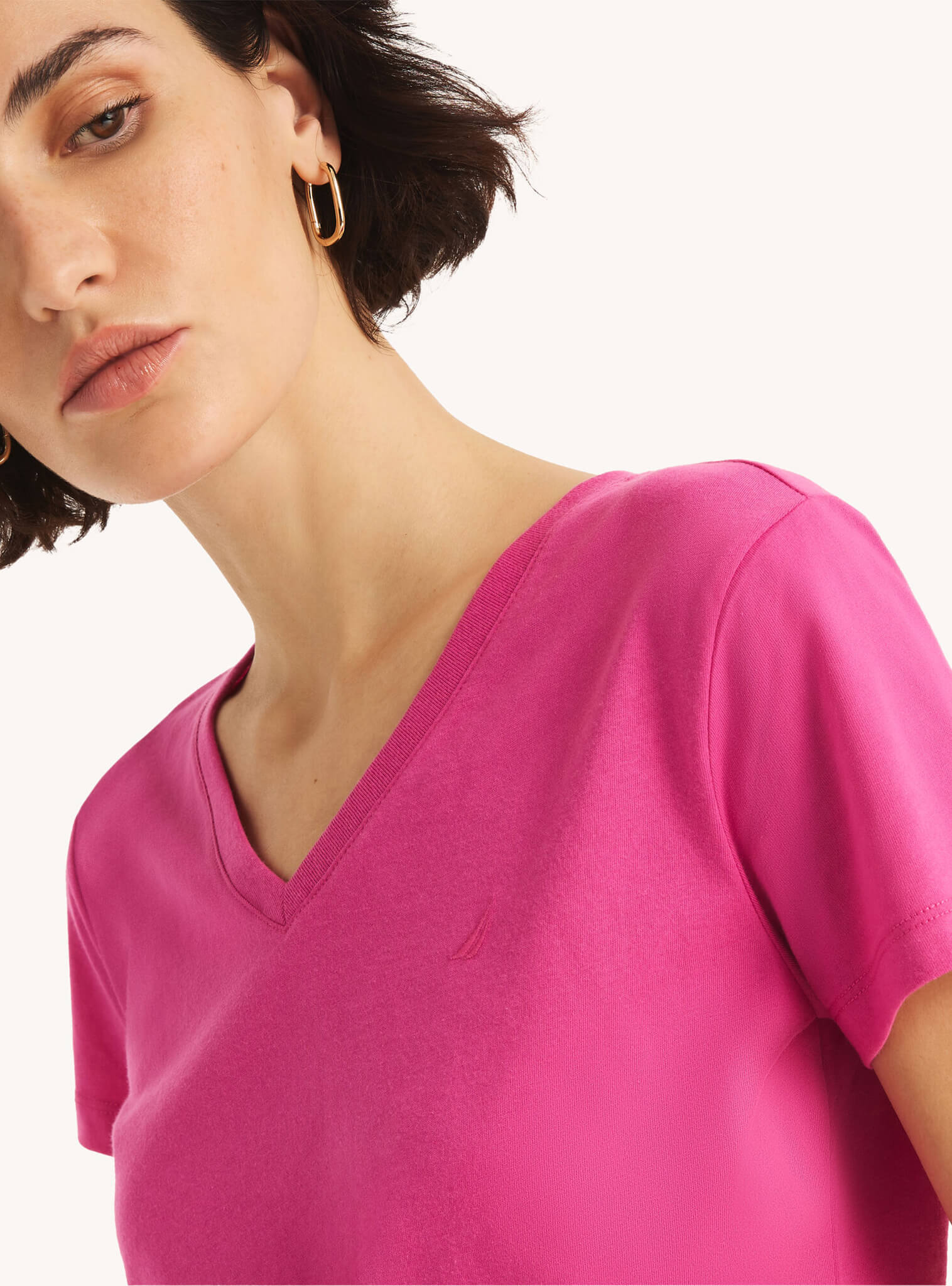 Polera Manga Corta Básica Cuello V Rosado Oscuro Sustainably Crafted Mujer