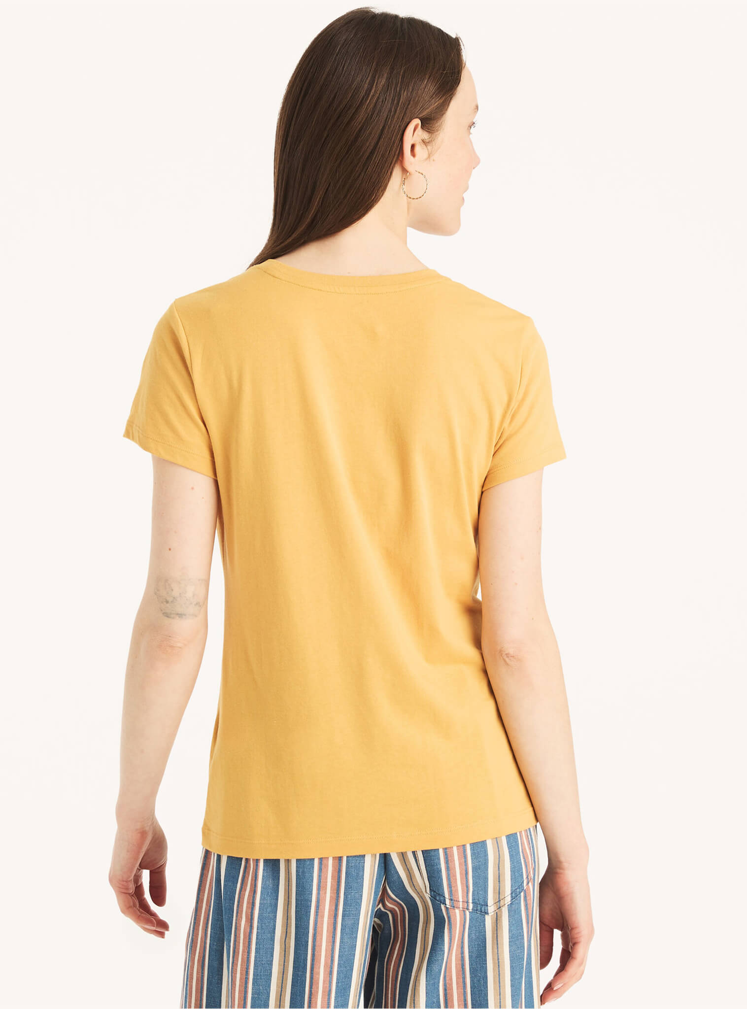 Polera Manga Corta Básica Cuello Redondo Amarillo Sustainably Crafted Mujer