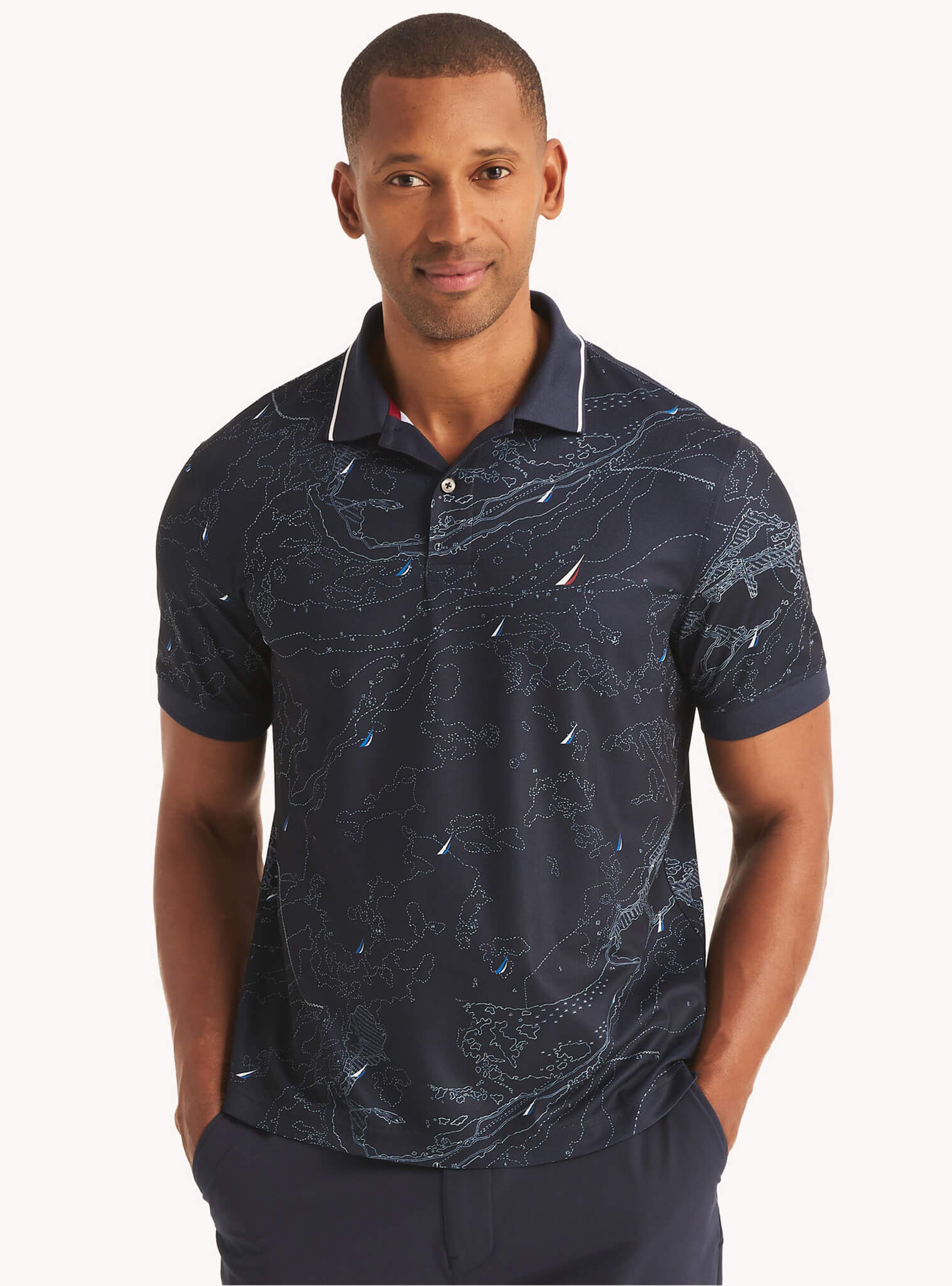 Polera Manga Corta Con Cuello Print Navtech Sustainably Crafted Hombre