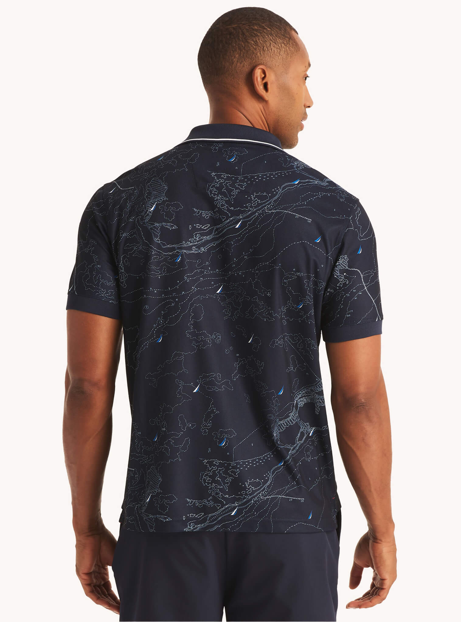 Polera Manga Corta Con Cuello Print Navtech Sustainably Crafted Hombre