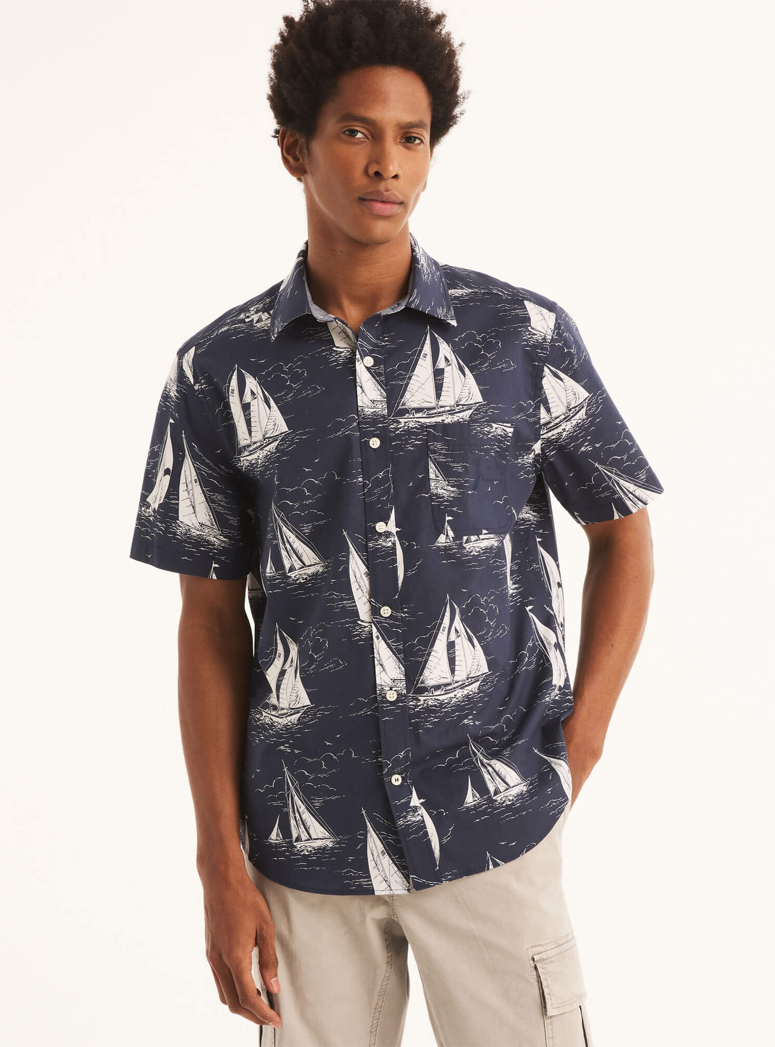 Camisa Manga Corta Estampado Veleros Azul Marino Hombre