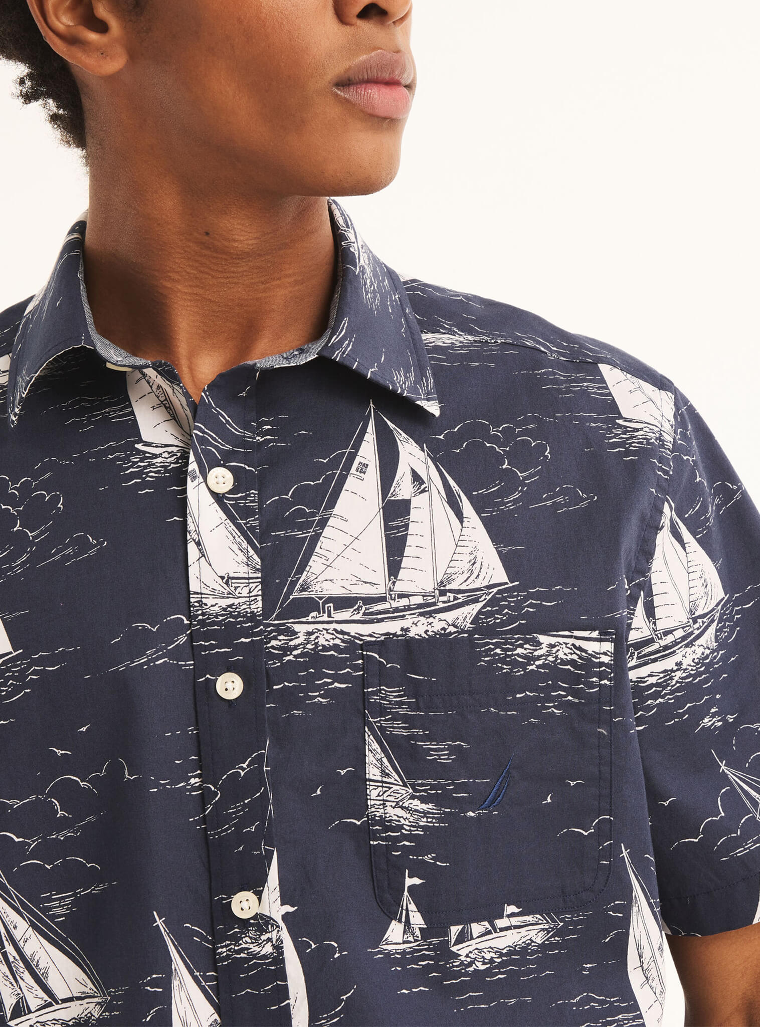 Camisa Manga Corta Estampado Veleros Azul Marino Hombre