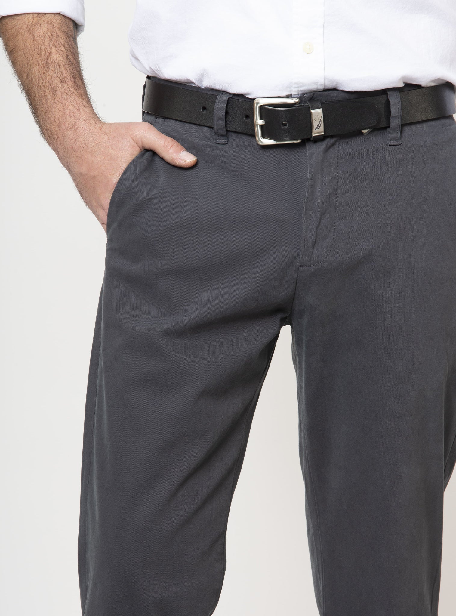 Pantalón Clásico Flat Front Gris Hombre